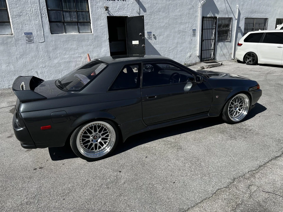 1989 Nissan R32 Skyline GT-R 8th Gen - Image 18 of 31