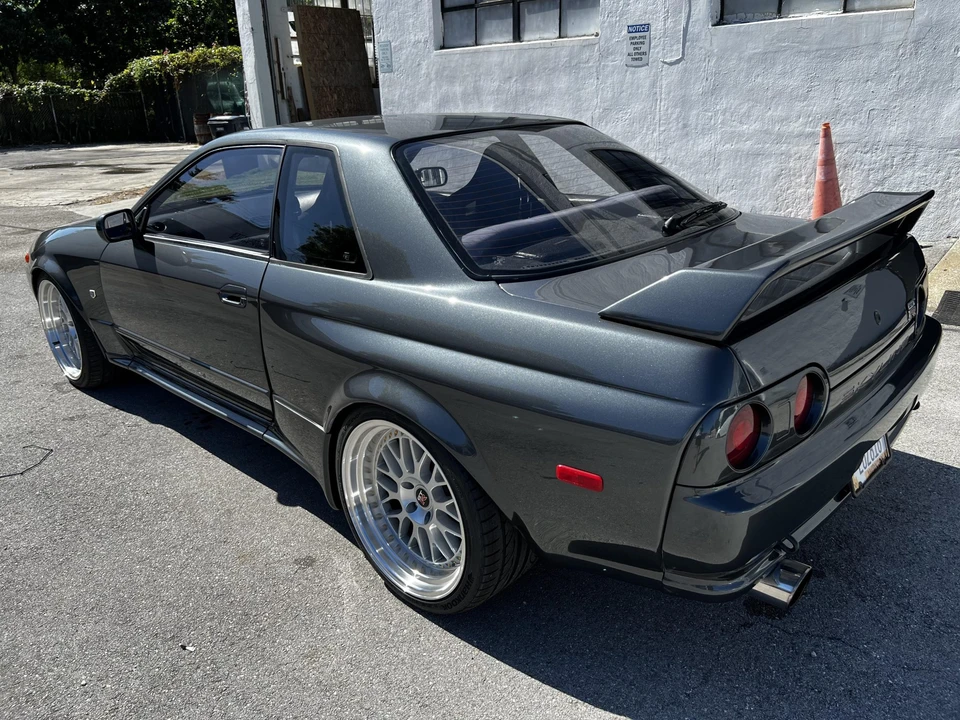 1989 Nissan R32 Skyline GT-R 8th Gen - Image 14 of 31