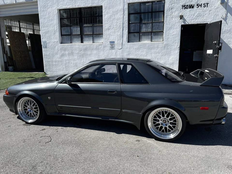 1989 Nissan R32 Skyline GT-R 8th Gen - Image 11 of 31