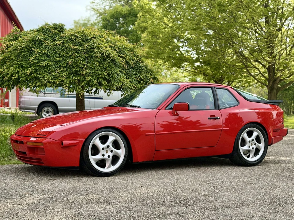 1989 Porsche 944 Turbo - Image 6 of 31