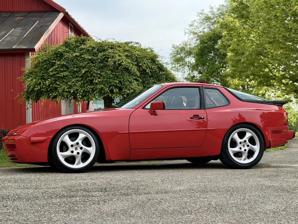 1989 Porsche 944 Turbo - Image 7 of 31