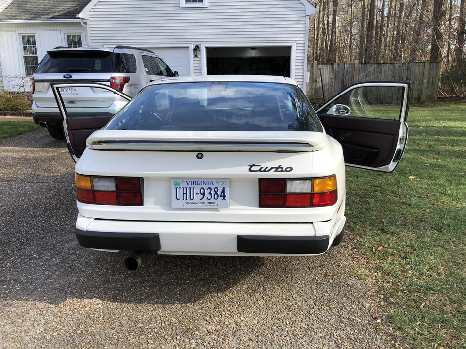 1989 Porsche 944 Turbo - Image 9 of 31