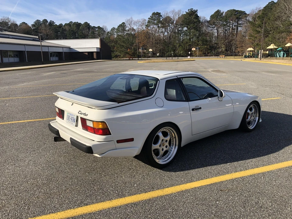1989 Porsche 944 Turbo - Image 12 of 31