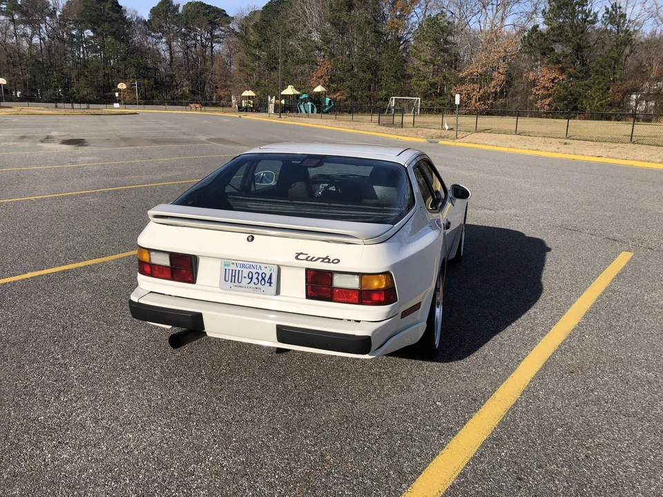 1989 Porsche 944 Turbo - Image 10 of 31