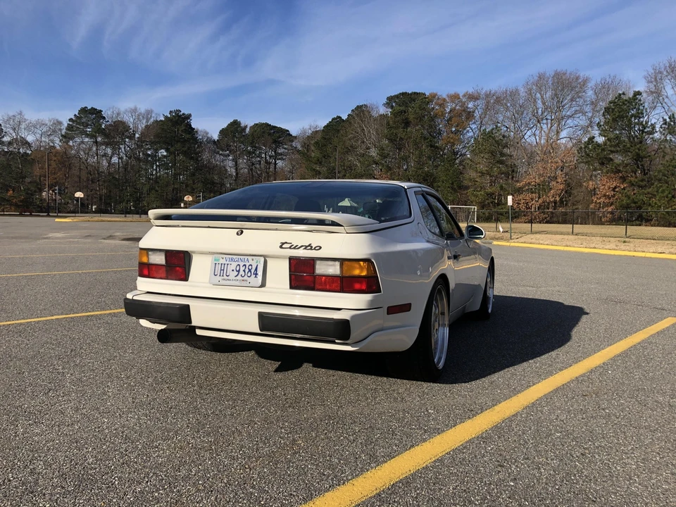 1989 Porsche 944 Turbo - Image 11 of 31