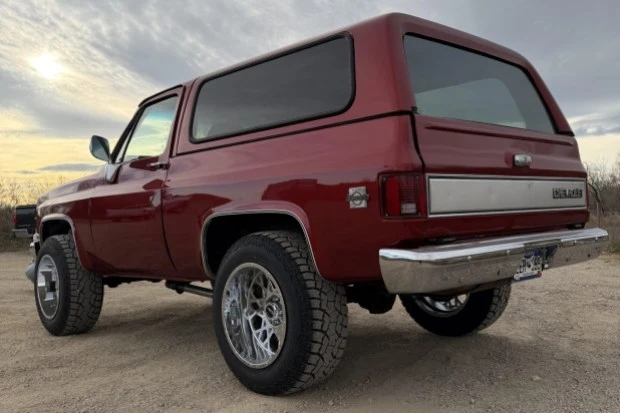 1990 Chevrolet K5 Blazer 3rd Gen - Image 2 of 7