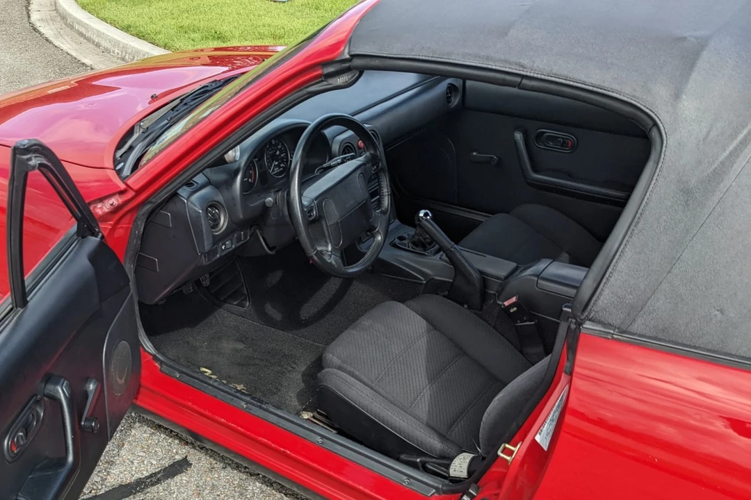 1990 Mazda NA MX-5 Miata - Image 18 of 31