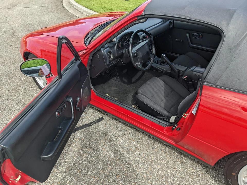 1990 Mazda NA MX-5 Miata - Image 17 of 31