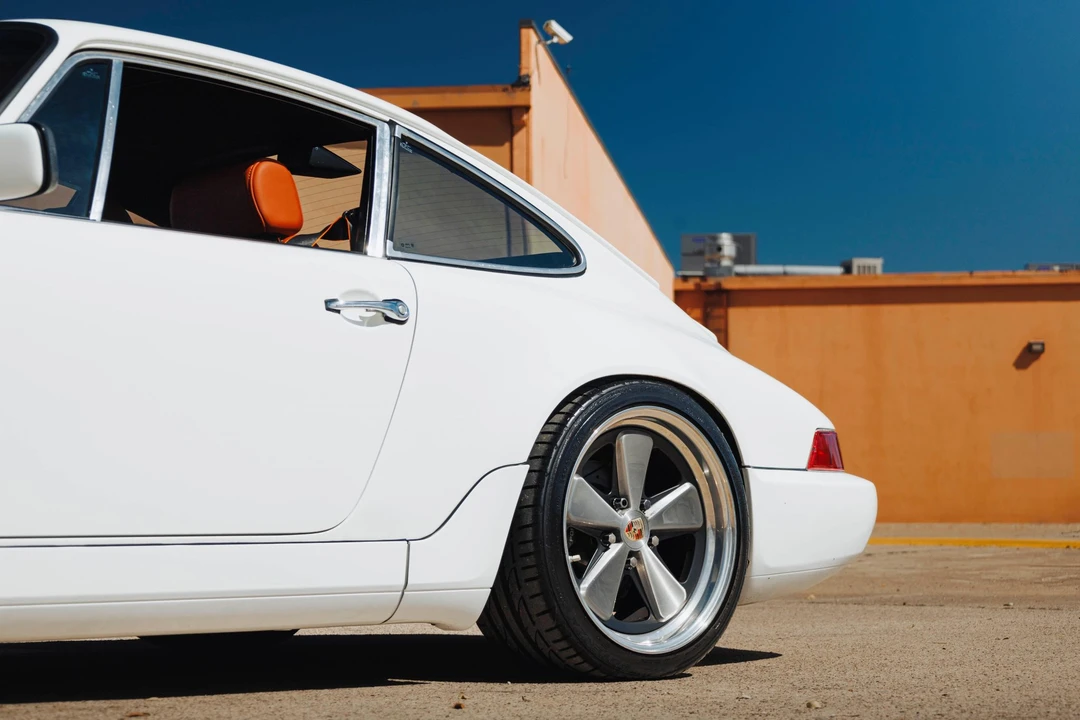 1990 Porsche 964 Carrera 4 - Image 23 of 31