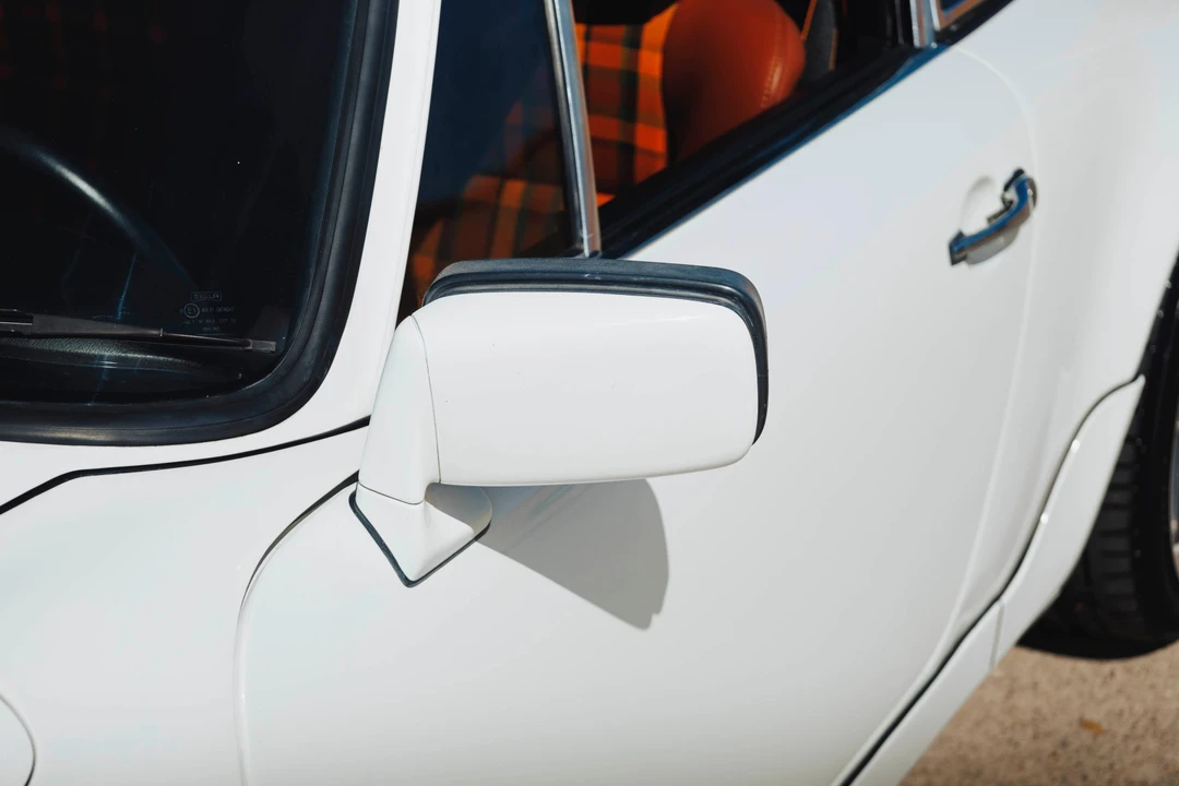 1990 Porsche 964 Carrera 4 - Image 28 of 31