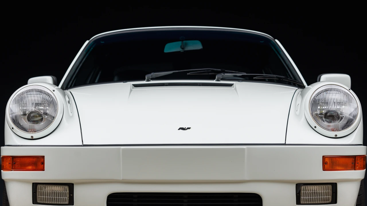 1990 Porsche 964 Carrera 4 - Image 30 of 31