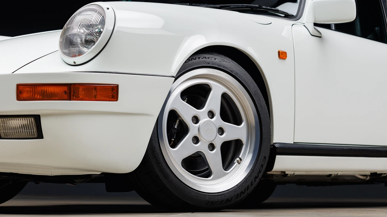 1990 Porsche 964 Carrera 4 - Image 27 of 31