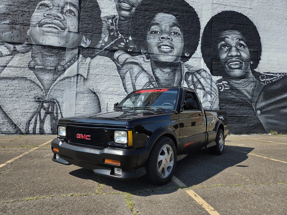 1991 GMC Syclone - Image 2 of 31