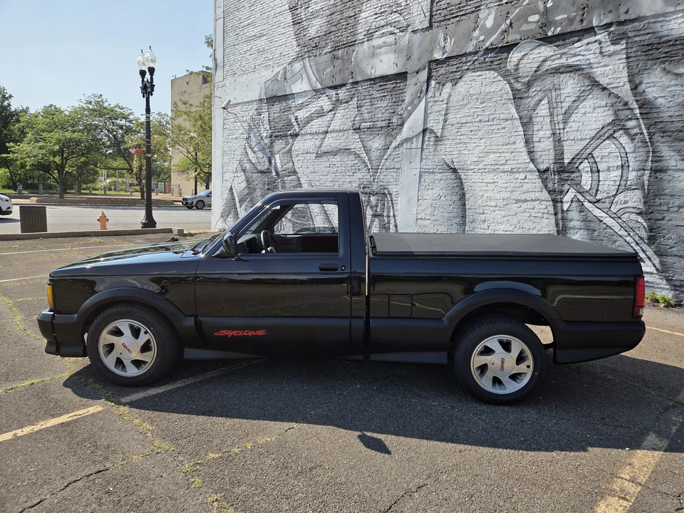1991 GMC Syclone - Image 5 of 31