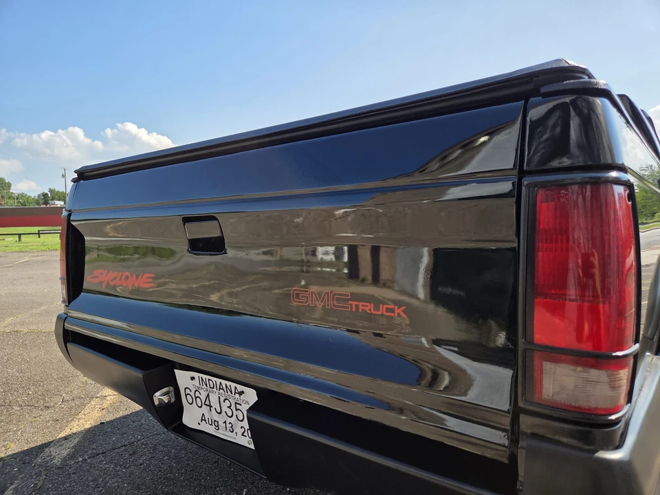 1991 GMC Syclone - Image 25 of 31