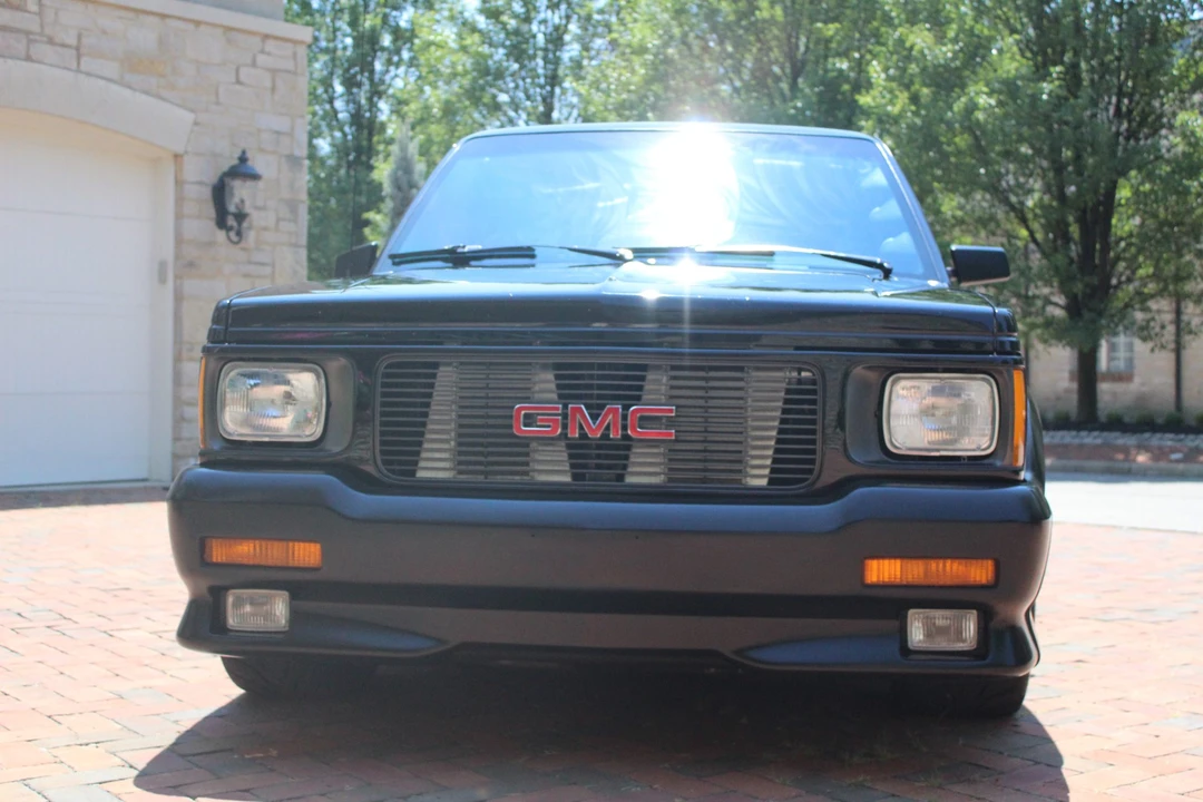 1991 GMC Syclone - Image 2 of 31