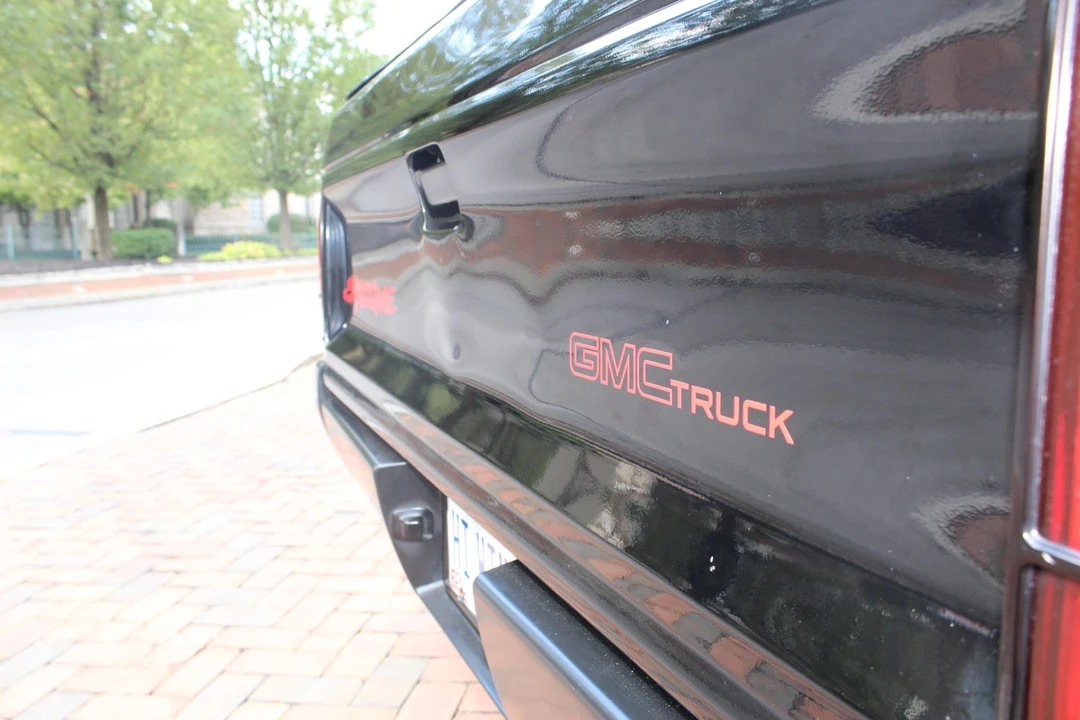 1991 GMC Syclone - Image 25 of 31