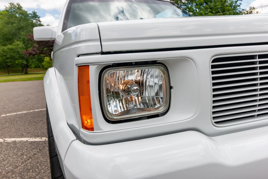 1992 GMC Syclone - Image 13 of 31