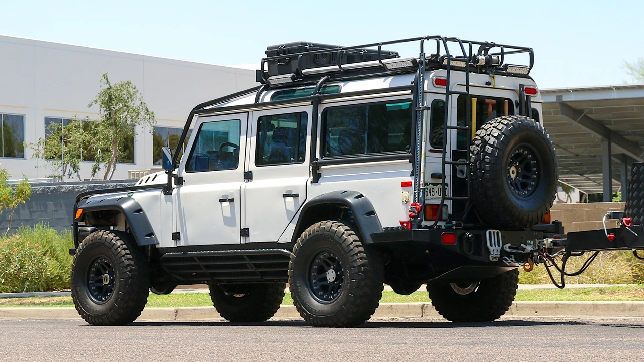 1993 Land Rover Defender 110 - Image 17 of 31