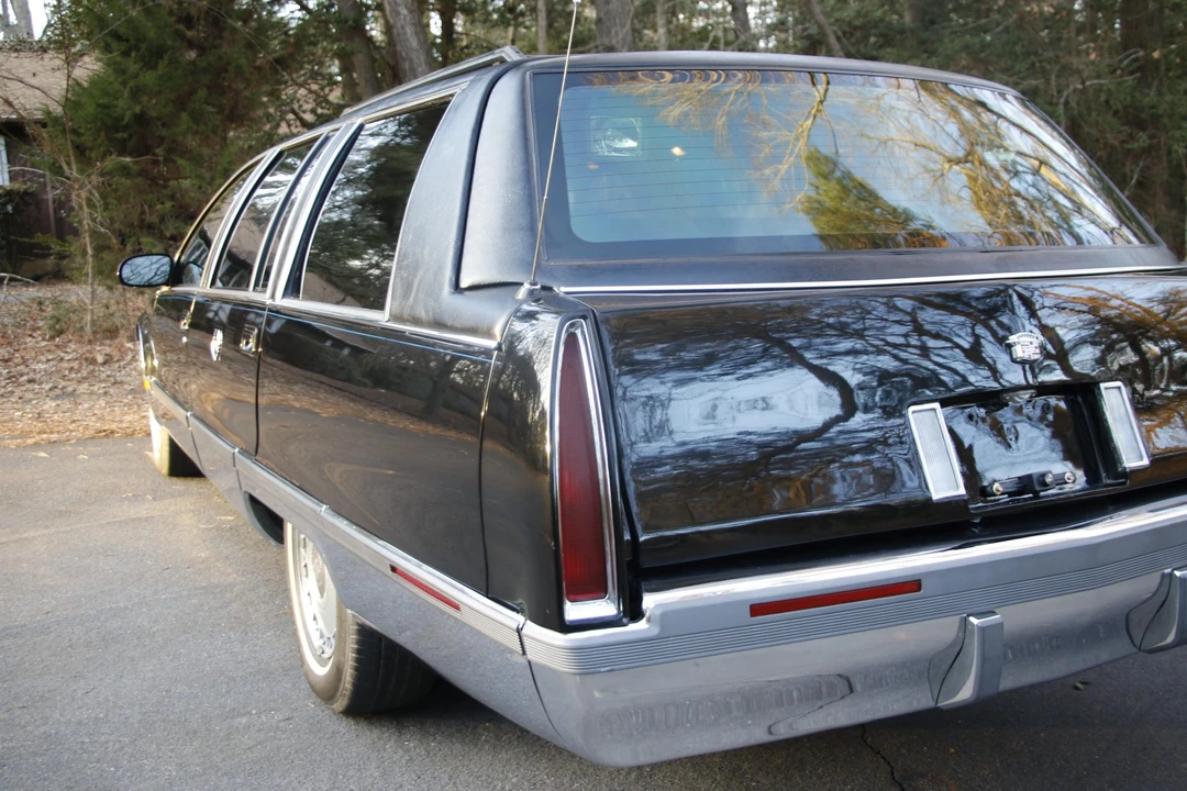 1995 Cadillac Fleetwood - Image 28 of 31