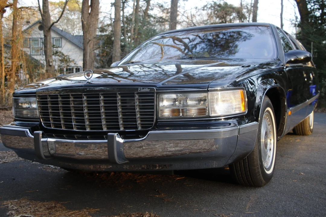 1995 Cadillac Fleetwood - Image 7 of 31