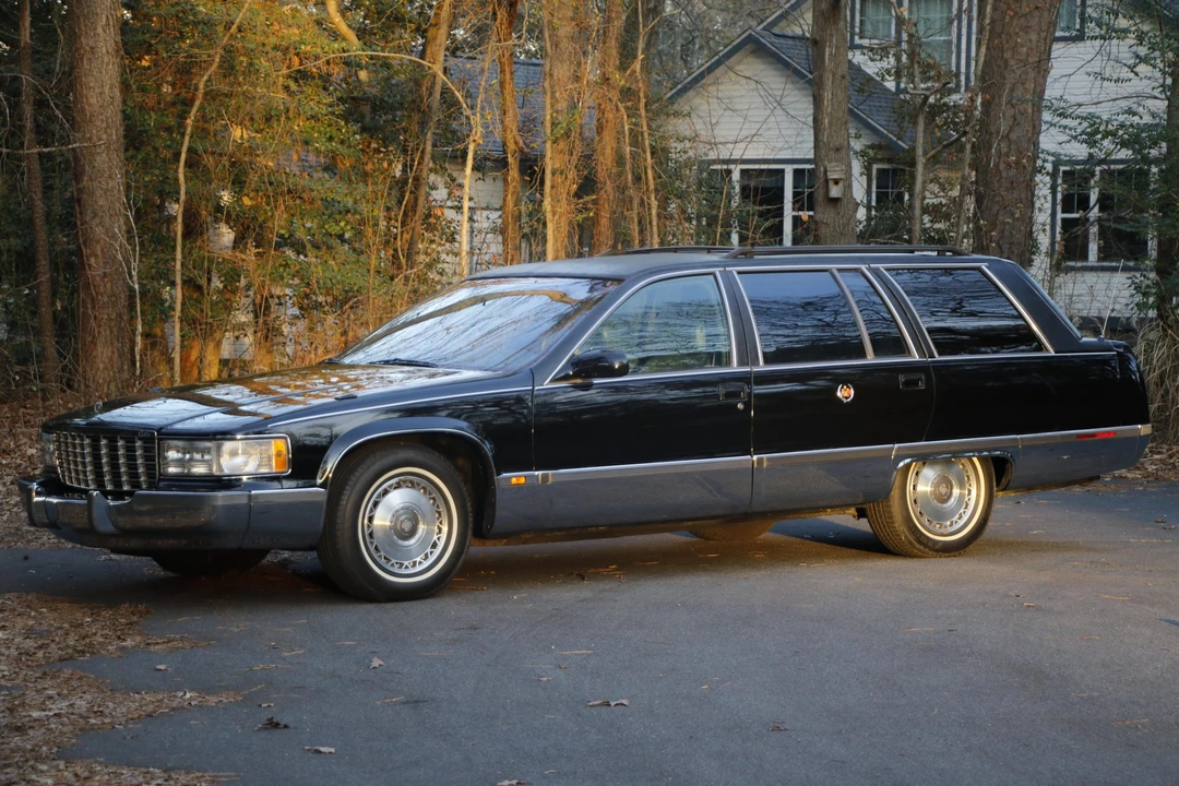 1995 Cadillac Fleetwood - Image 3 of 31
