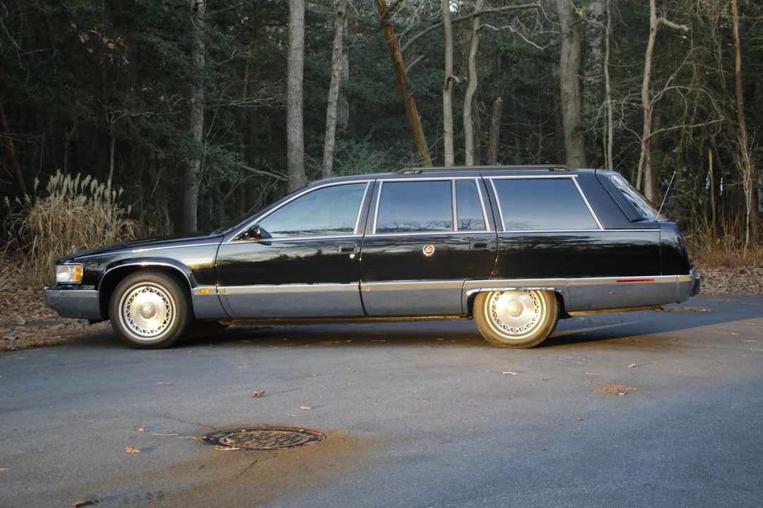 1995 Cadillac Fleetwood - Image 20 of 31