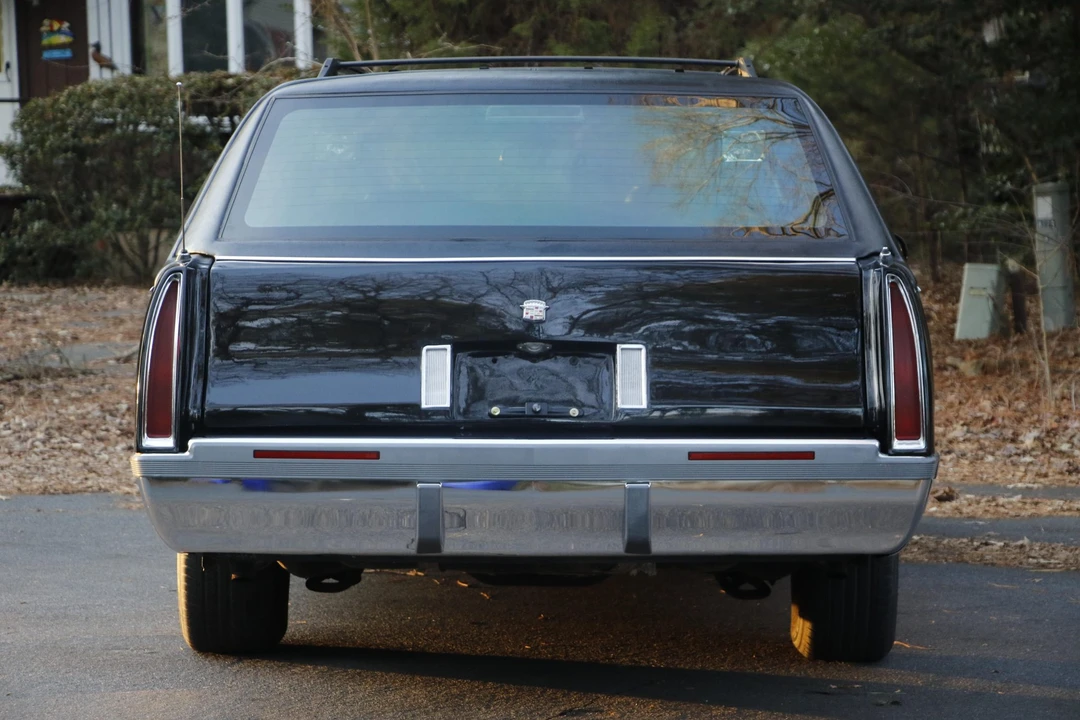 1995 Cadillac Fleetwood - Image 18 of 31