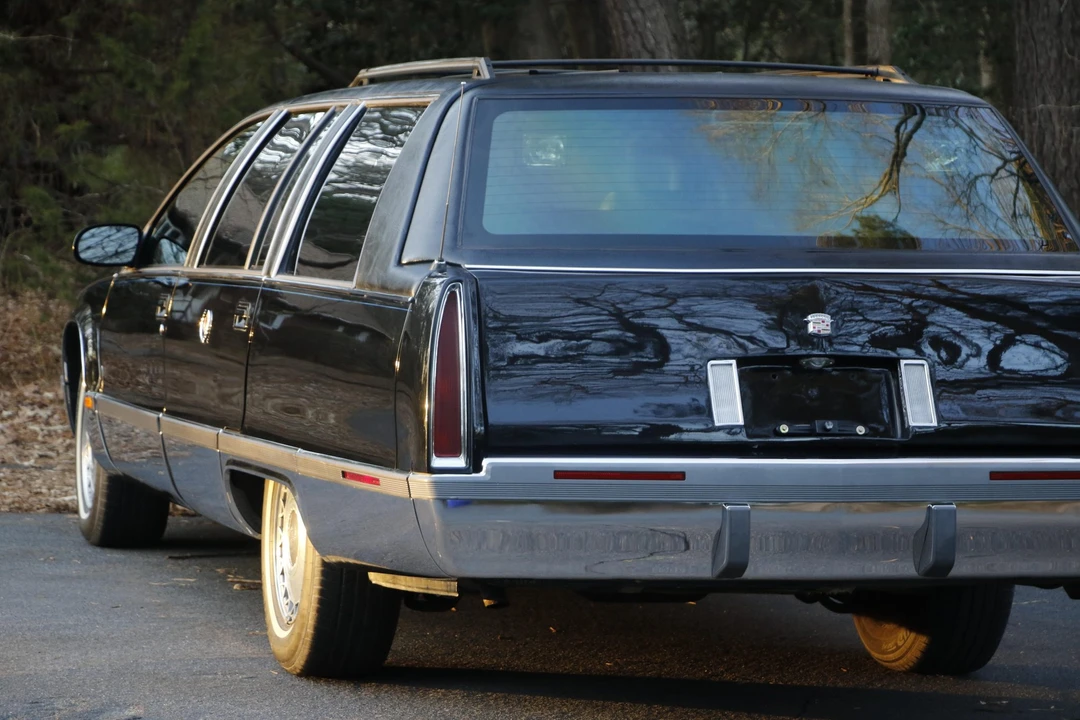 1995 Cadillac Fleetwood - Image 26 of 31