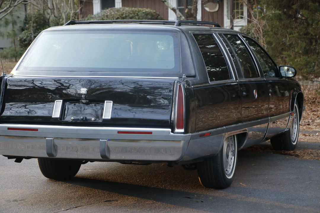 1995 Cadillac Fleetwood - Image 27 of 31