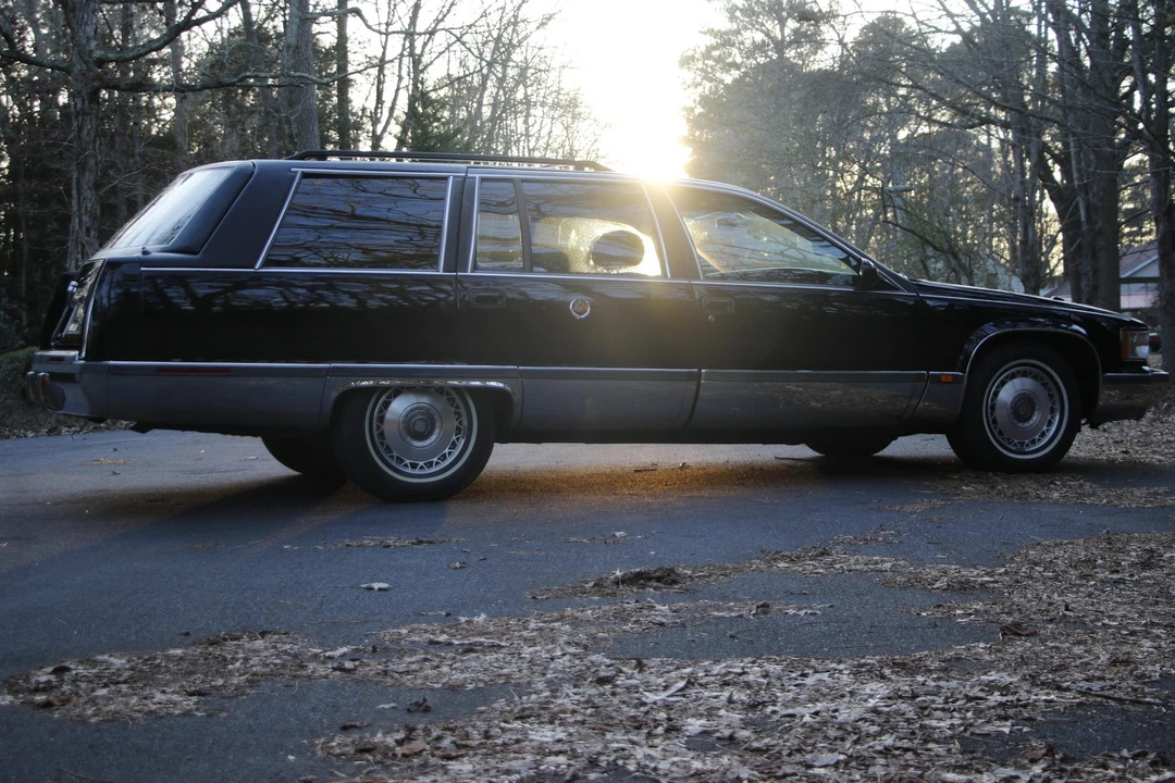 1995 Cadillac Fleetwood - Image 16 of 31