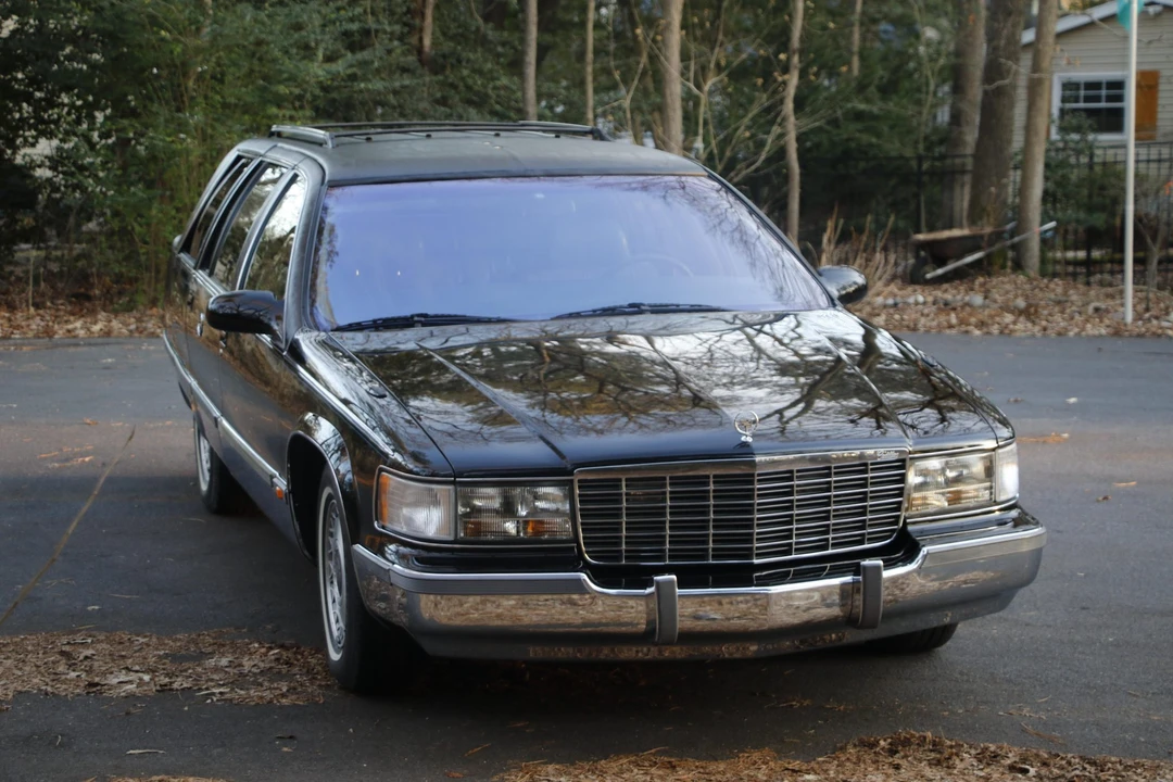 1995 Cadillac Fleetwood - Image 9 of 31