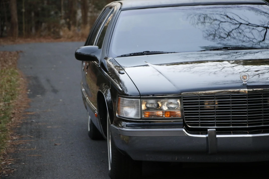 1995 Cadillac Fleetwood - Image 24 of 31