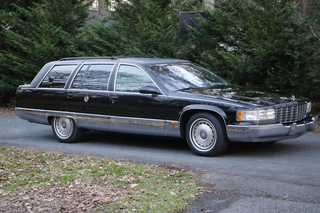 1995 Cadillac Fleetwood - Image 11 of 31