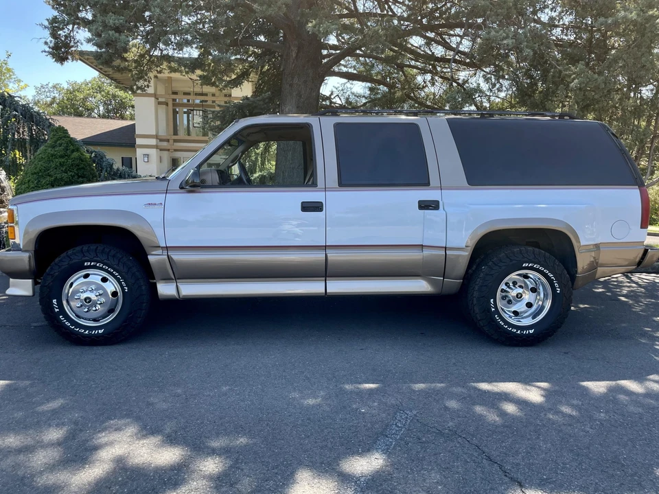 1995 GMC Suburban 8th Gen - Image 8 of 31