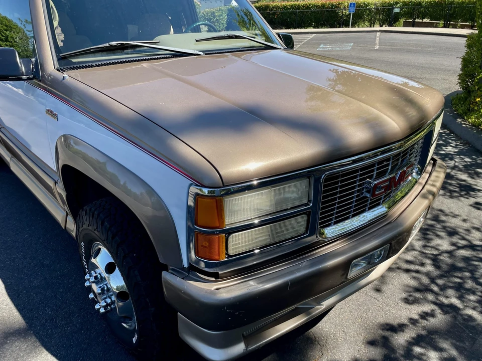 1995 GMC Suburban 8th Gen - Image 22 of 31