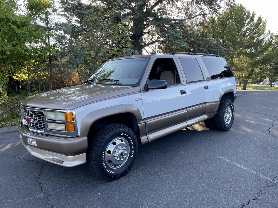 1995 GMC Suburban 8th Gen - Image 5 of 31