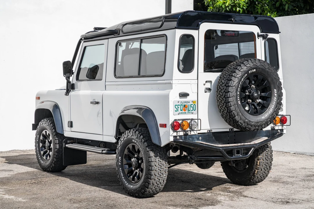 1995 Land Rover Defender 90 - Image 8 of 31