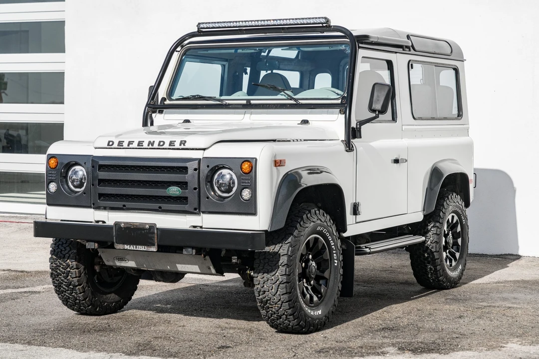 1995 Land Rover Defender 90 - Image 2 of 31