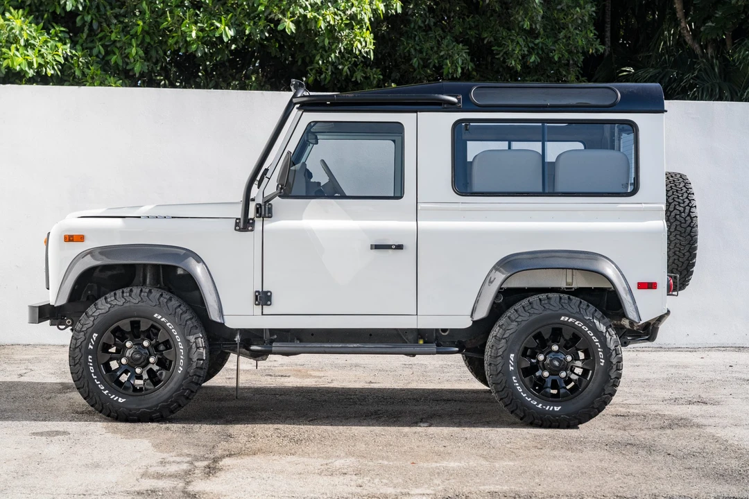 1995 Land Rover Defender 90 - Image 9 of 31