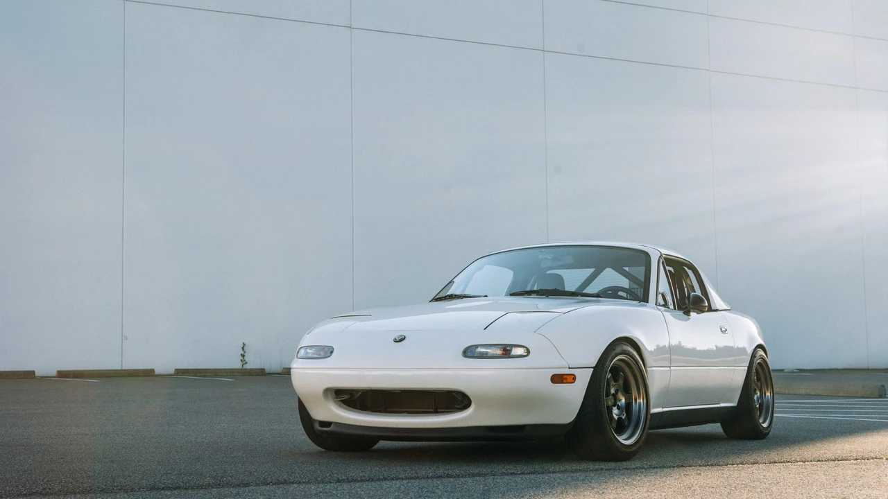 1995 Mazda NA MX-5 Miata - Image 5 of 31