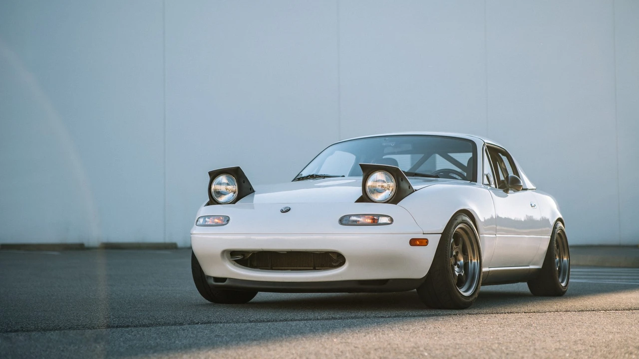1995 Mazda NA MX-5 Miata - Image 11 of 31