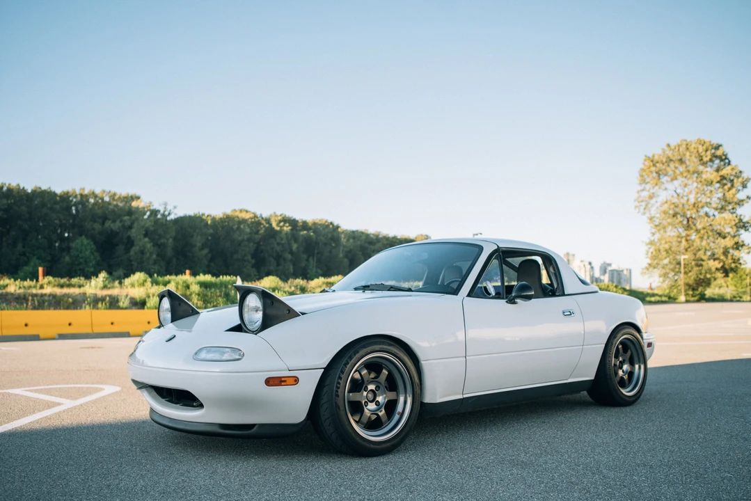 1995 Mazda NA MX-5 Miata - Image 2 of 31