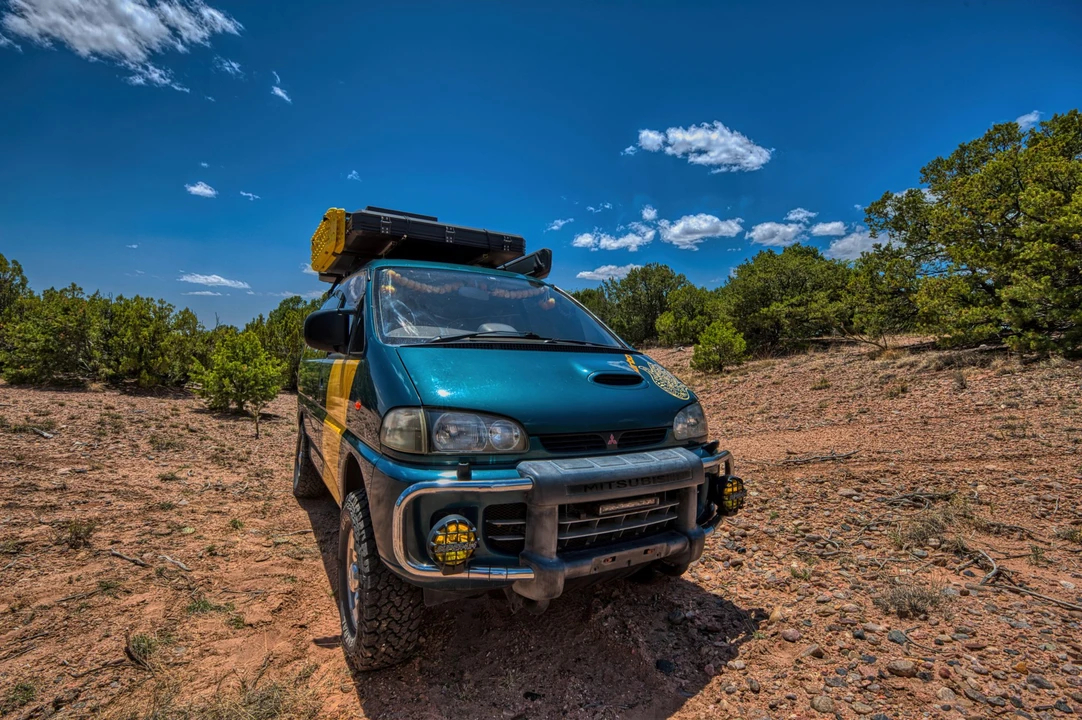 1995 Mitsubishi Delica 4th Gen - Image 12 of 31
