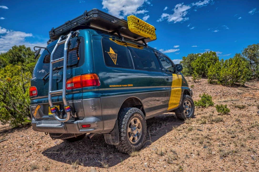 1995 Mitsubishi Delica 4th Gen - Image 7 of 31