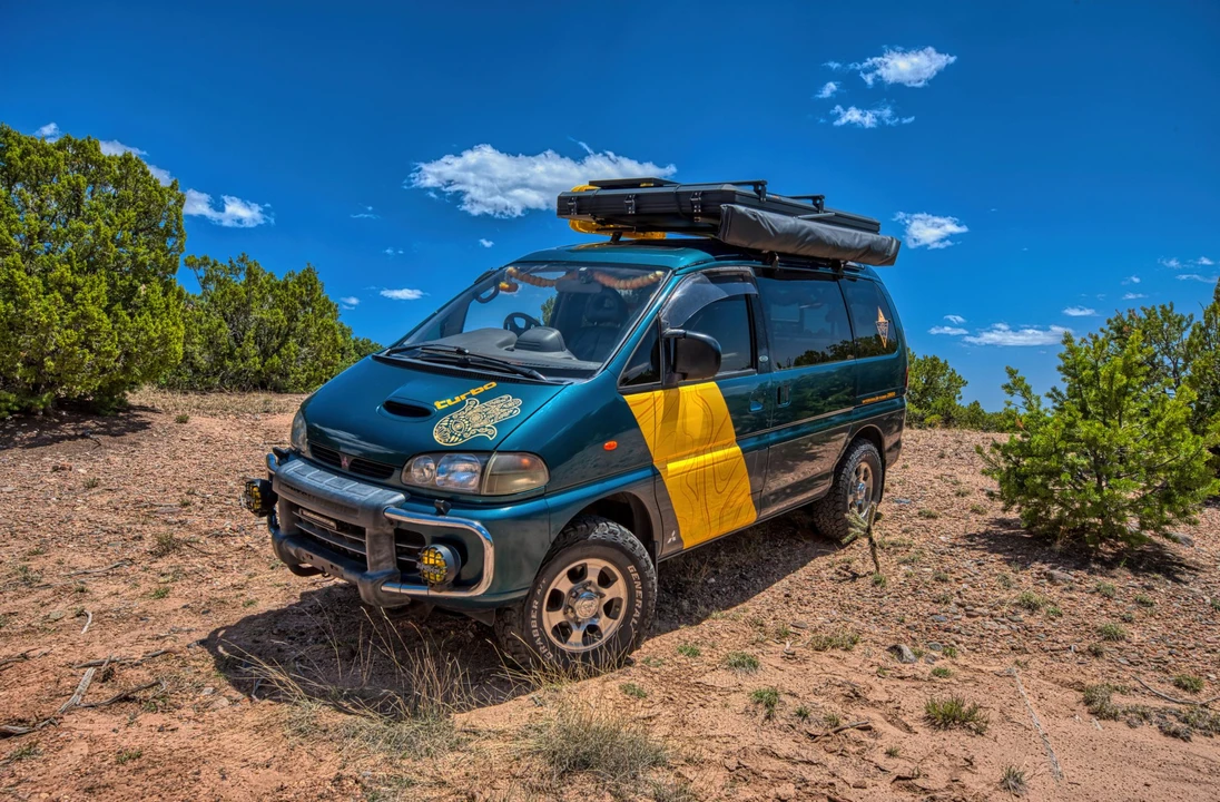 1995 Mitsubishi Delica 4th Gen - Image 3 of 31