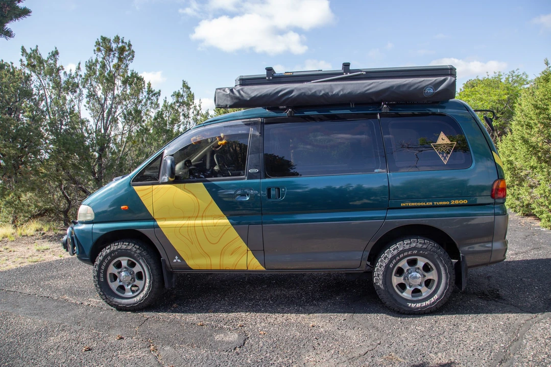 1995 Mitsubishi Delica 4th Gen - Image 4 of 31