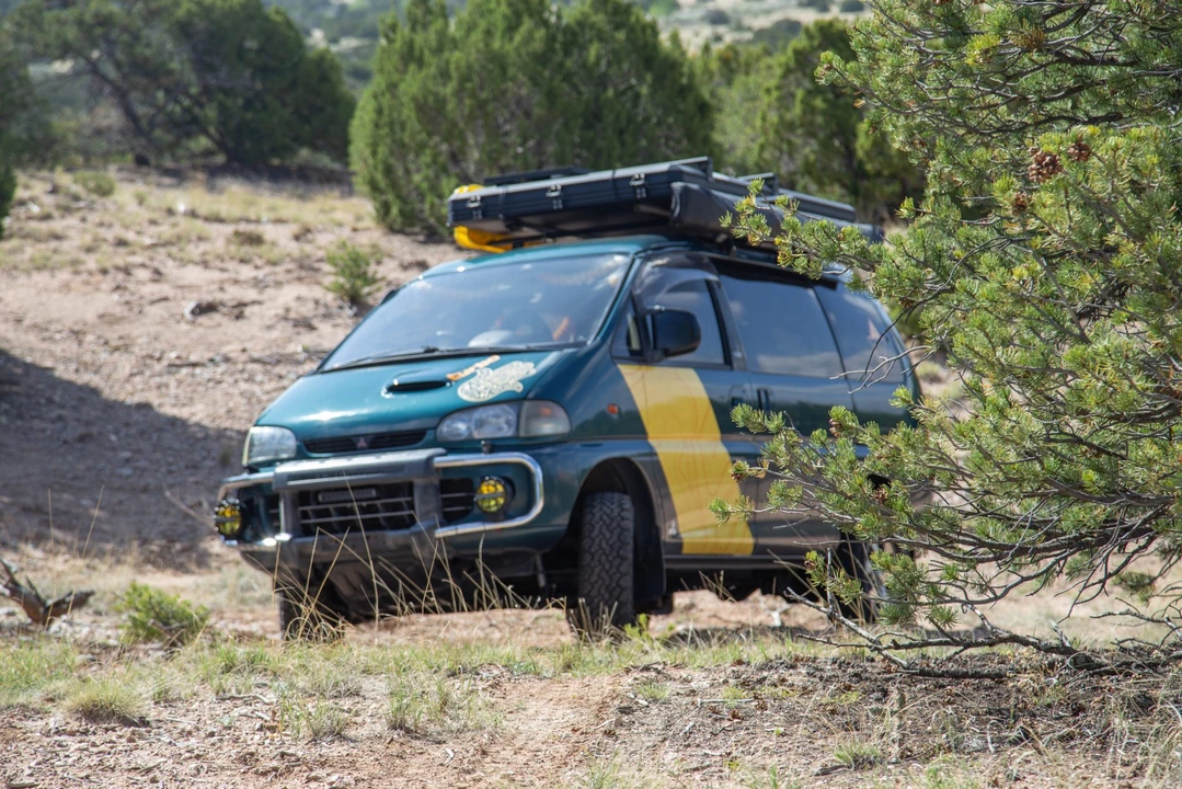 1995 Mitsubishi Delica 4th Gen - Image 22 of 31
