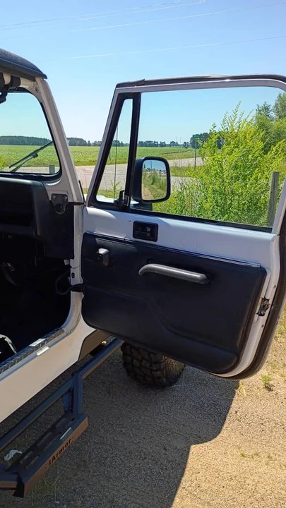 1995 Jeep YJ Wrangler - Image 17 of 22