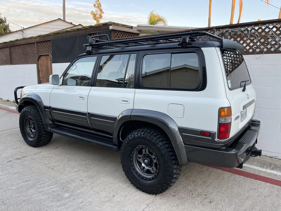 1996 Lexus LX 1st Gen - Image 17 of 31